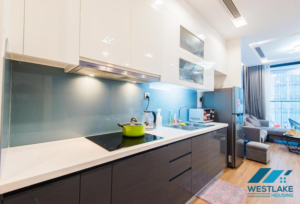 Spacious 01 bedroom apartment for rent in Vinhomes Metropolis Lieu Giai, Ba Dinh, Hanoi