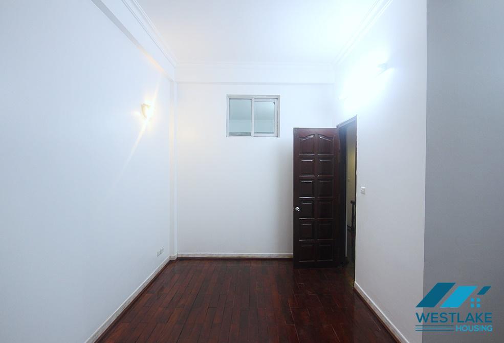 A good house for rent on Dang Thai Mai street, Tay Ho District