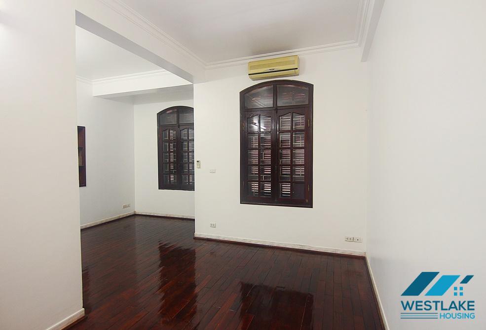 A good house for rent on Dang Thai Mai street, Tay Ho District