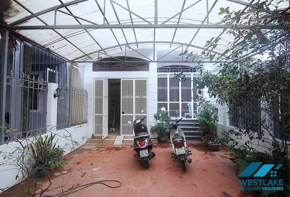 A good house for rent on Dang Thai Mai street, Tay Ho District