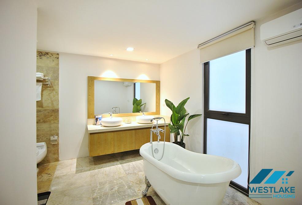 Spacious 04-bedroom apartment in Tay Ho area, next to West Lake for rent