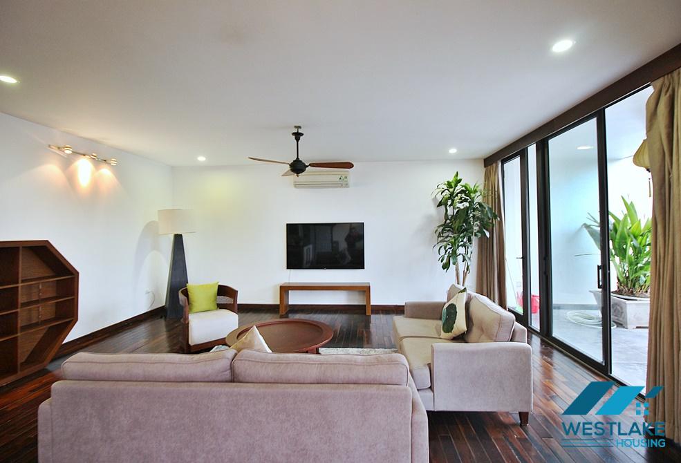 Spacious 04-bedroom apartment in Tay Ho area, next to West Lake for rent