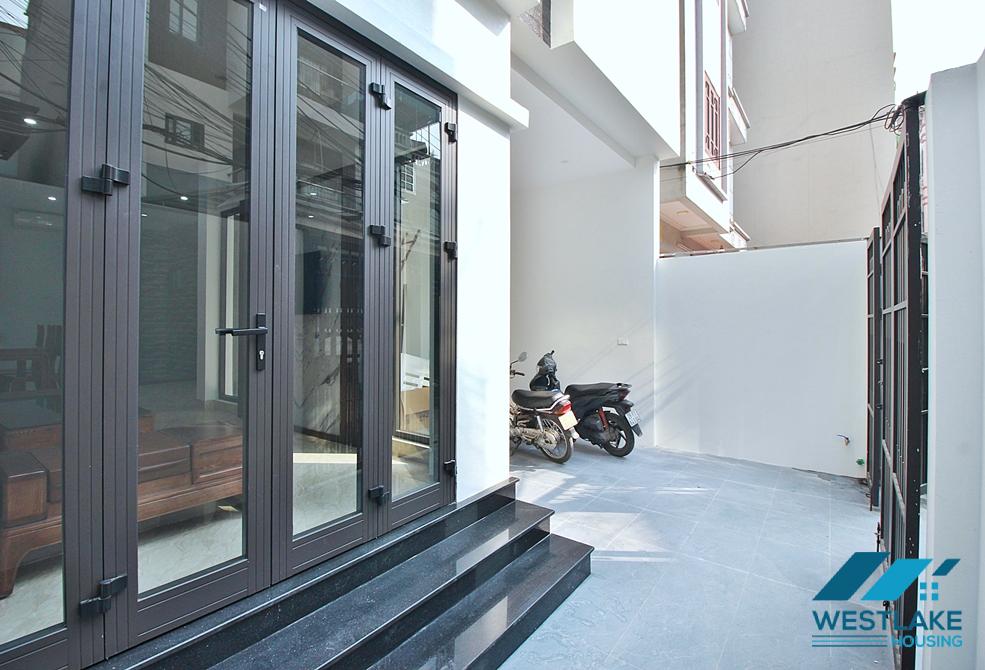 Brand new three bedrooms house for rent in Tay Ho, Ha Noi