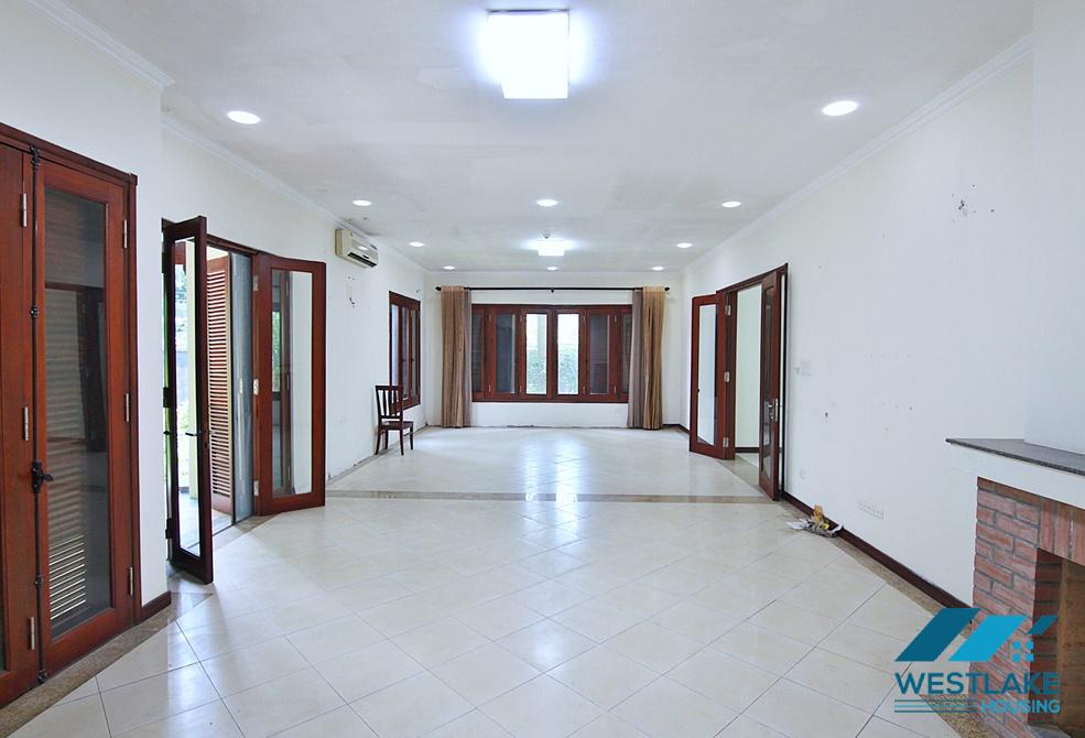 A Ambassador villa for rent in Tay Ho, Ha noi