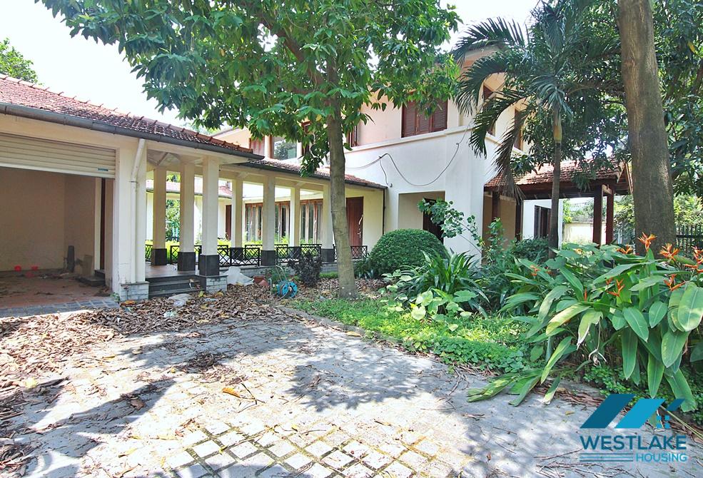 A Ambassador villa for rent in Tay Ho, Ha noi