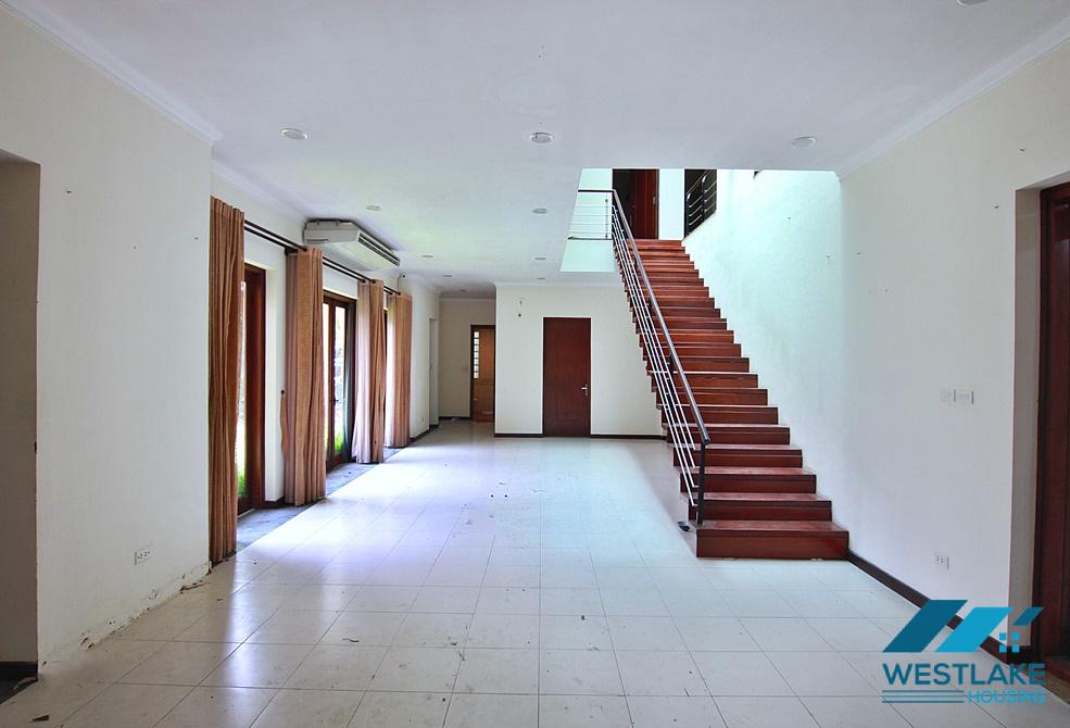 A Ambassador villa for rent in Tay Ho, Ha noi