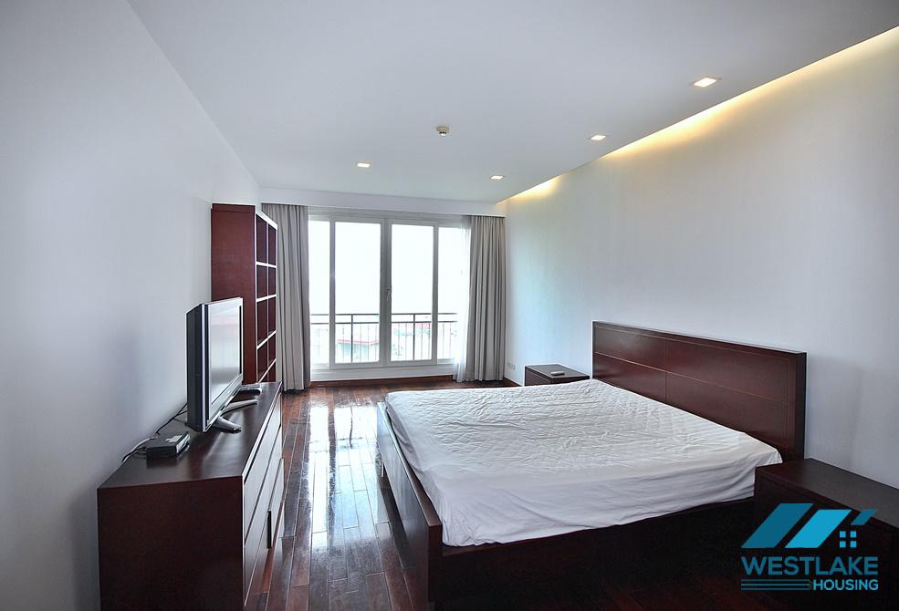 Beautiful lake view 02-bedroom apartment for rent on Xuan Dieu Street, Tay Ho, Hanoi