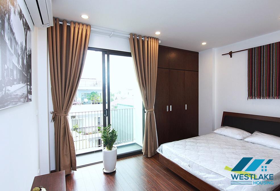 Spacious one bedroom apartment with West Lake view for rent on Tu Hoa Street, Tay Ho, Hanoi