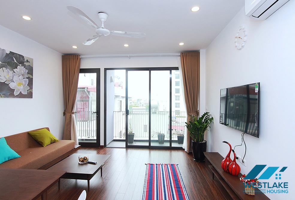 Spacious one bedroom apartment with West Lake view for rent on Tu Hoa Street, Tay Ho, Hanoi