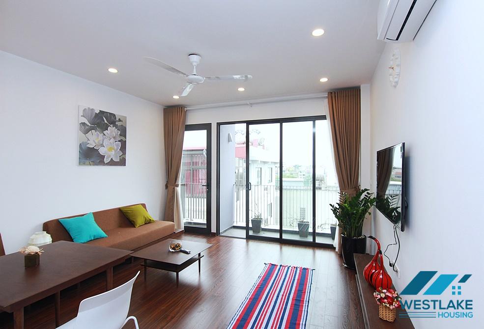 Spacious one bedroom apartment with West Lake view for rent on Tu Hoa Street, Tay Ho, Hanoi