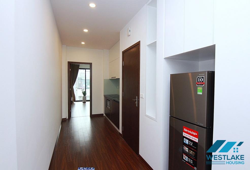 Spacious one bedroom apartment with West Lake view for rent on Tu Hoa Street, Tay Ho, Hanoi