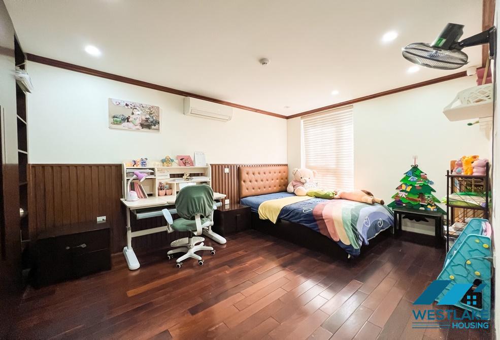 Cho thuê căn hộ Duplex tại khu Trúc Bạch, quận Ba Đình