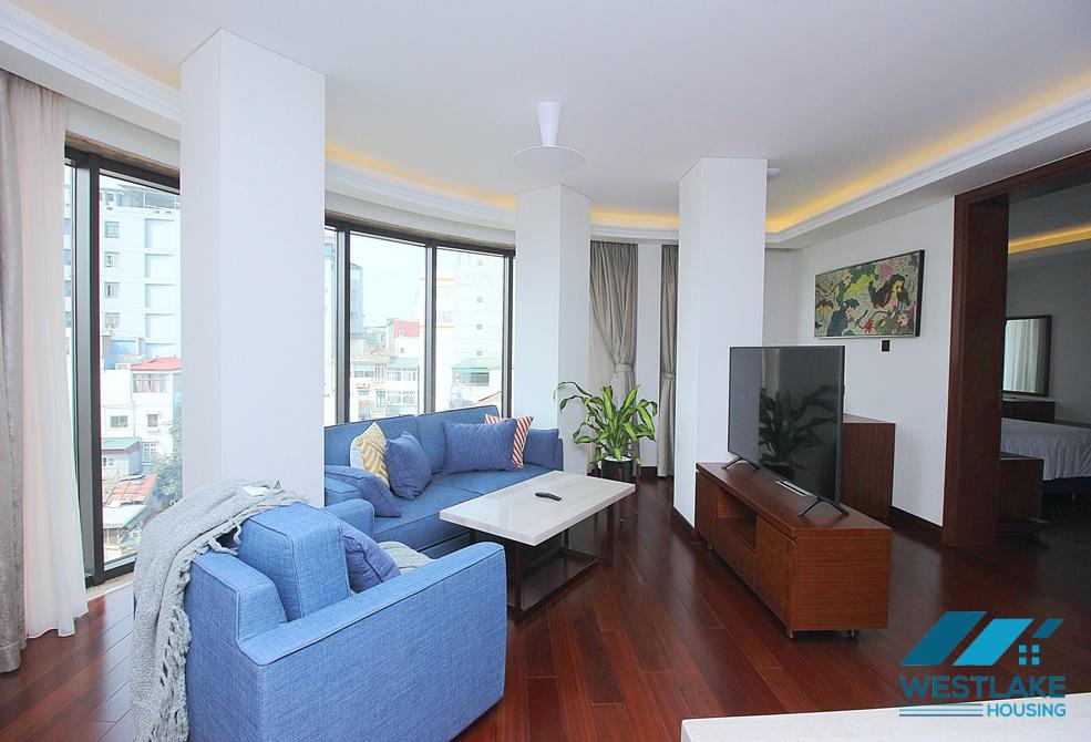 Luxury and spacious one bedroom apartment for rent in Truc Bach area, Ba Dinh, Ha Noi