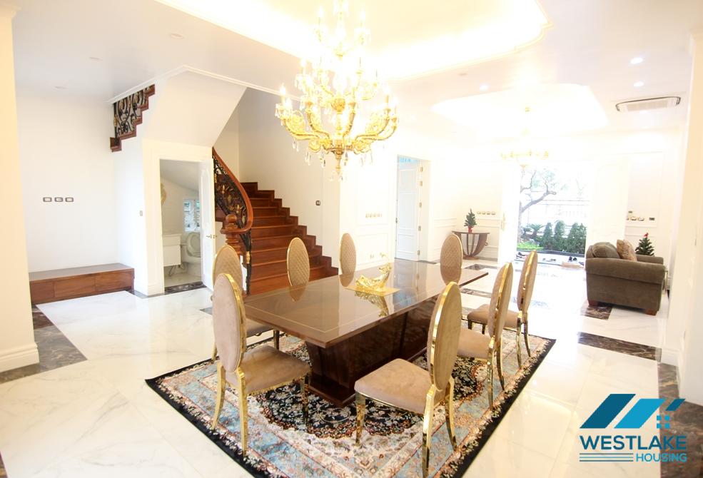 Luxurious villa for rent in Vinhomes riverside Long Bien