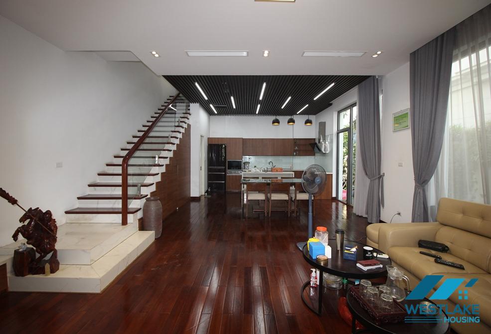 Four-bedroom semi-detached house for rent at Nguyet Que street Vinhome Harmony