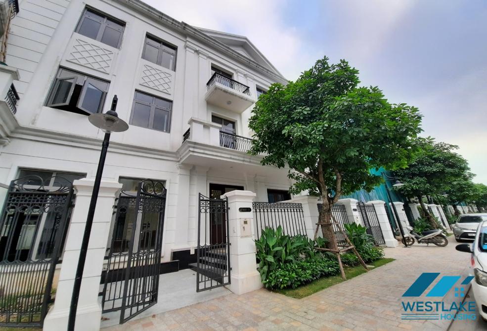 House for rent with modern new interior in Vinhomes Harmony Hanoi