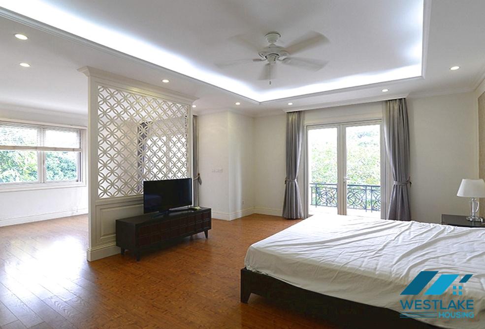 A beautiful villa for rent in Vinhome Riverside, Long Bien, Ha Noi