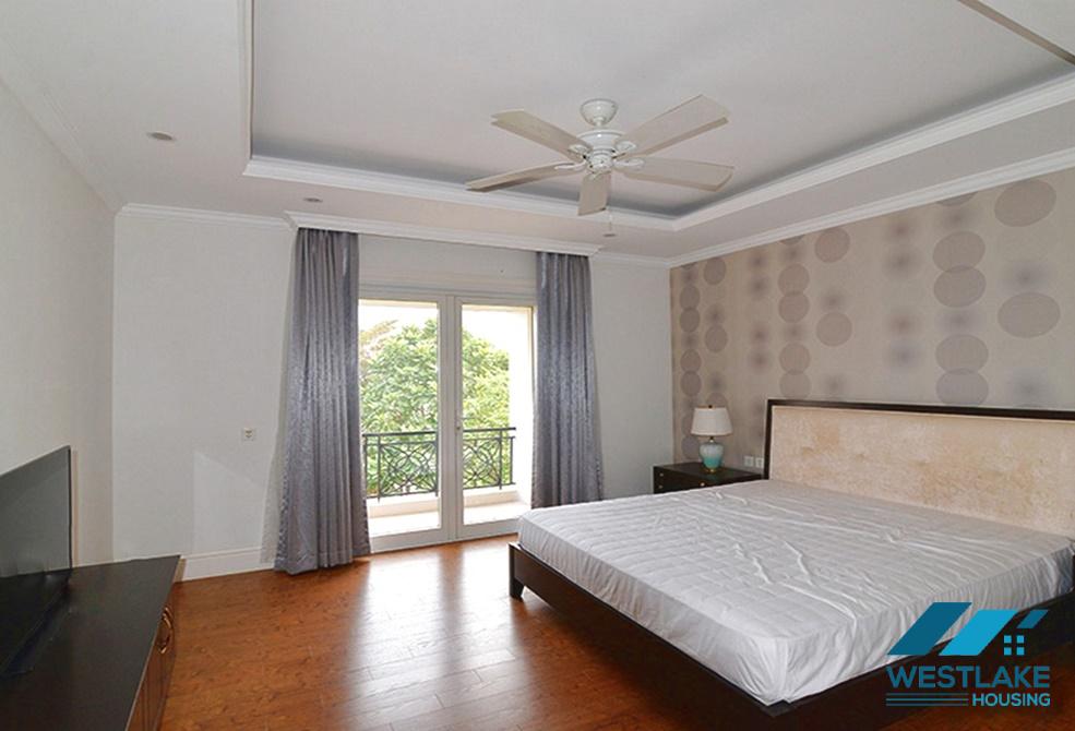 A beautiful villa for rent in Vinhome Riverside, Long Bien, Ha Noi