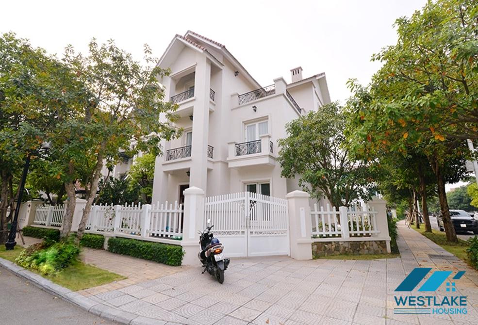 A beautiful villa for rent in Vinhome Riverside, Long Bien, Ha Noi