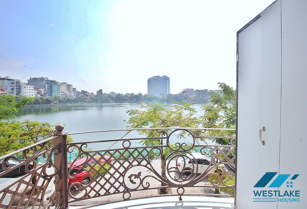 Newly revonated and beautiful lake view 03 bedrooms apartment for rent on Quang An, Tay Ho, Ha Noi