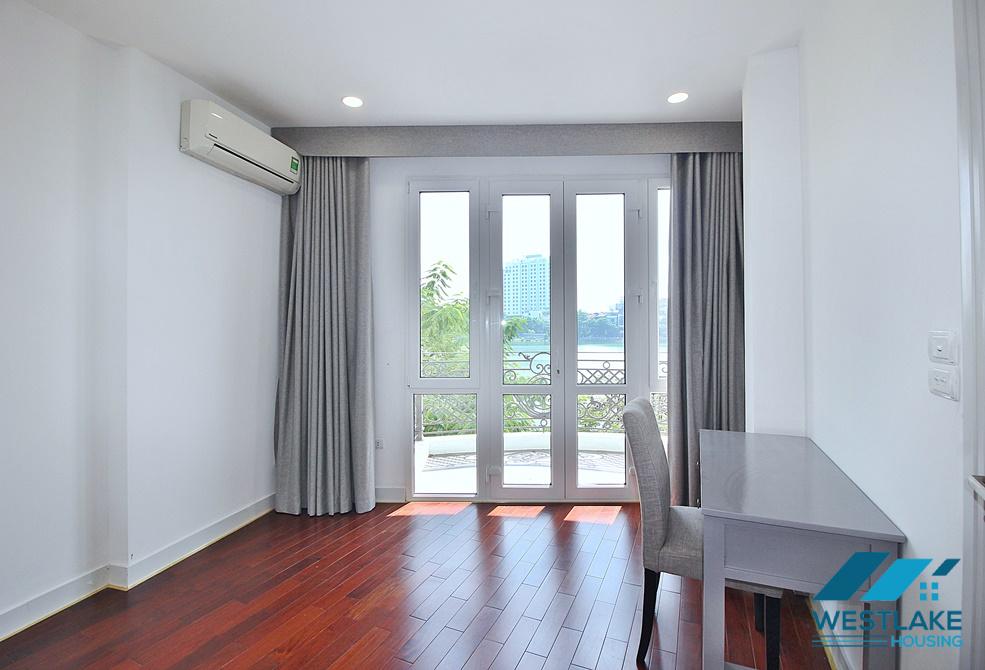 Newly revonated and beautiful lake view 03 bedrooms apartment for rent on Quang An, Tay Ho, Ha Noi