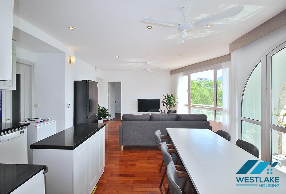 Newly revonated and beautiful lake view 03 bedrooms apartment for rent on Quang An, Tay Ho, Ha Noi