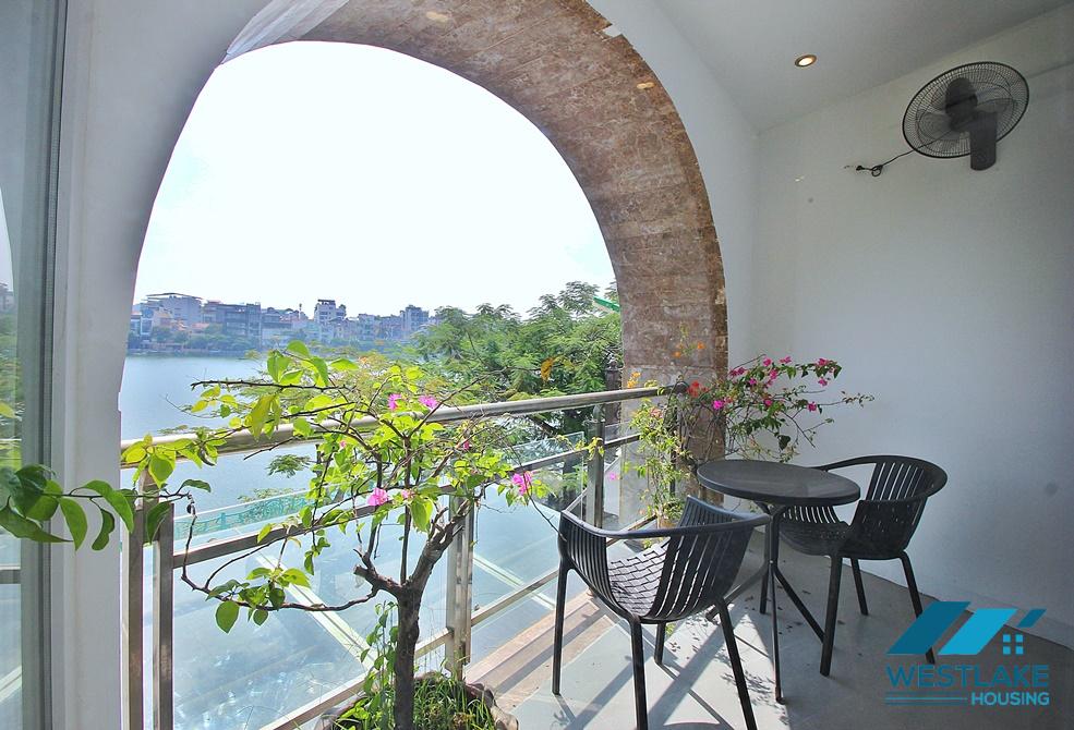 Newly revonated and beautiful lake view 03 bedrooms apartment for rent on Quang An, Tay Ho, Ha Noi