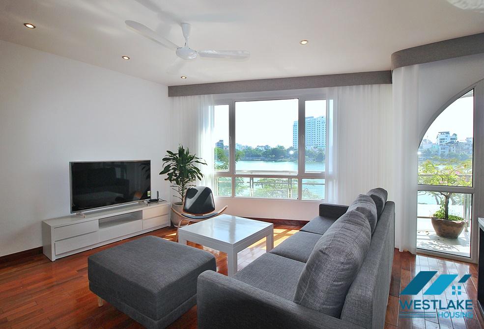 Newly revonated and beautiful lake view 03 bedrooms apartment for rent on Quang An, Tay Ho, Ha Noi