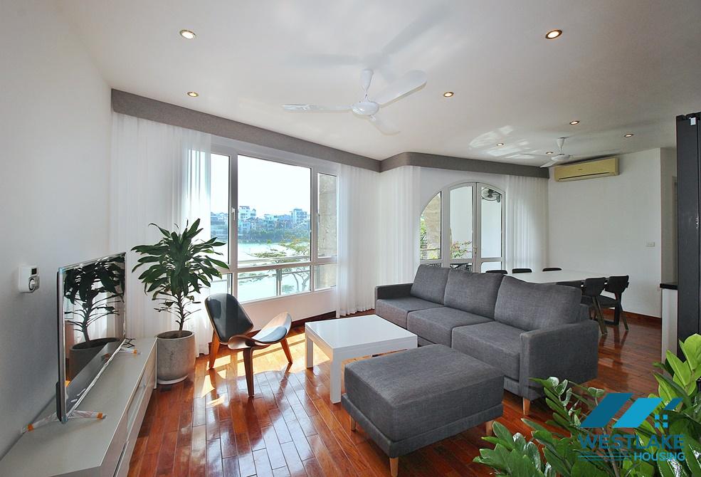 Newly revonated and beautiful lake view 03 bedrooms apartment for rent on Quang An, Tay Ho, Ha Noi