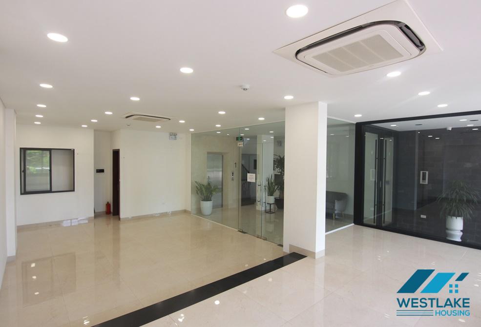 A nice office space for rent in Trinh cong son, Tay ho