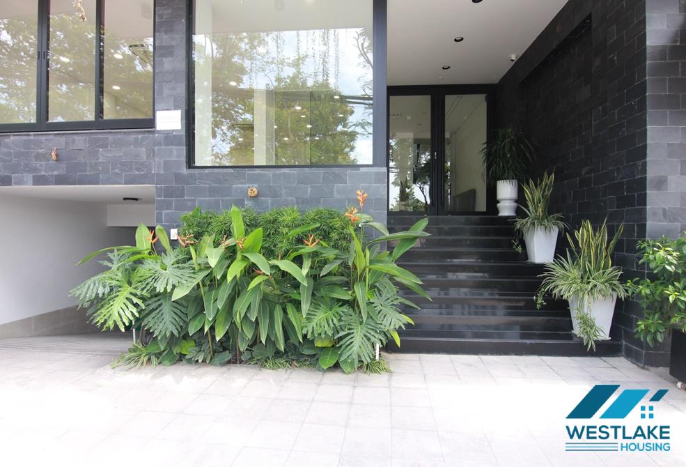 A nice office space for rent in Trinh cong son, Tay ho