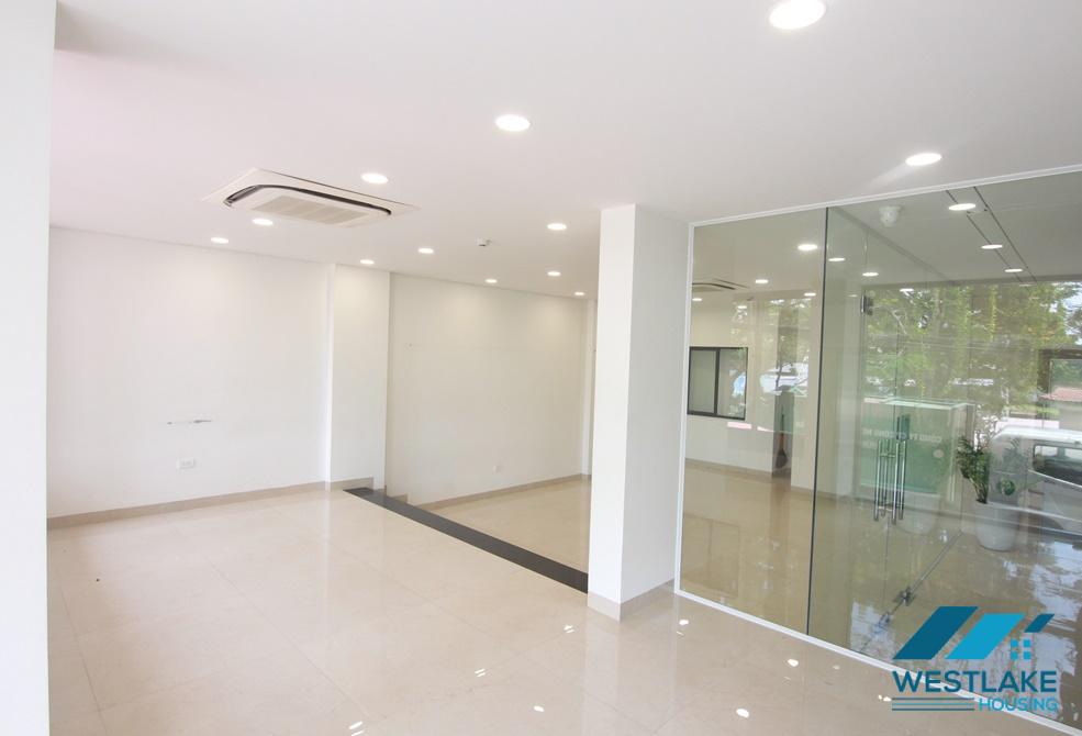 A nice office space for rent in Trinh cong son, Tay ho