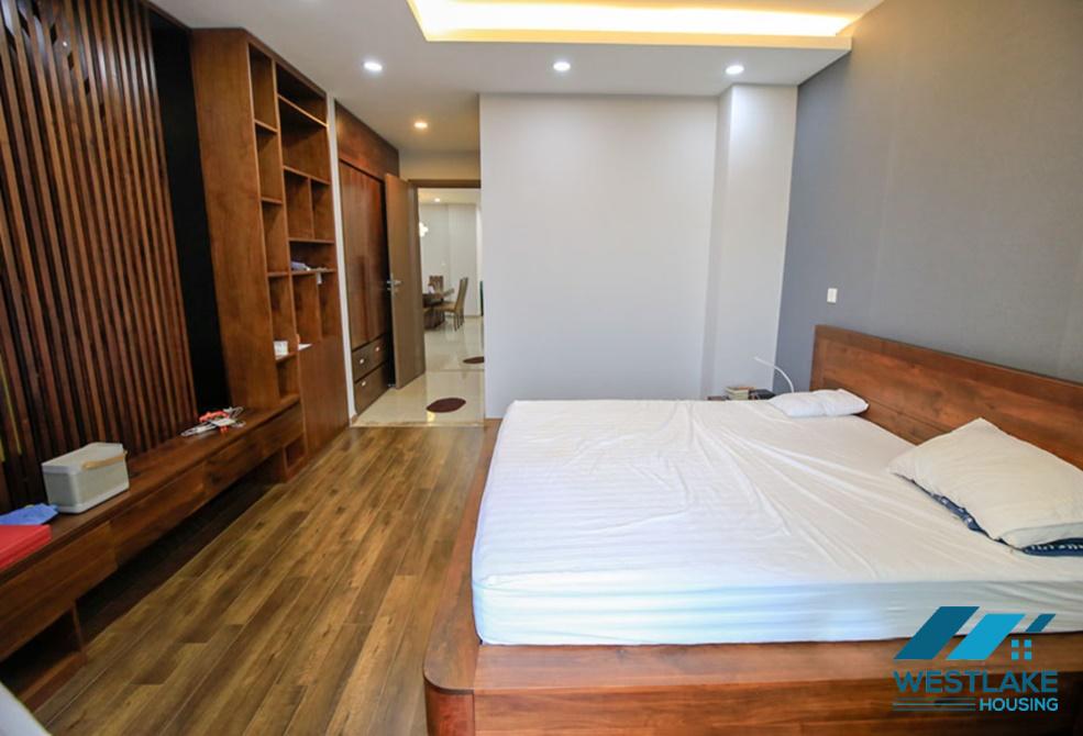 Căn hộ ba phòng ngủ mới và sạch sẽ cho thuê tại L3 Ciputra, Hà Nội