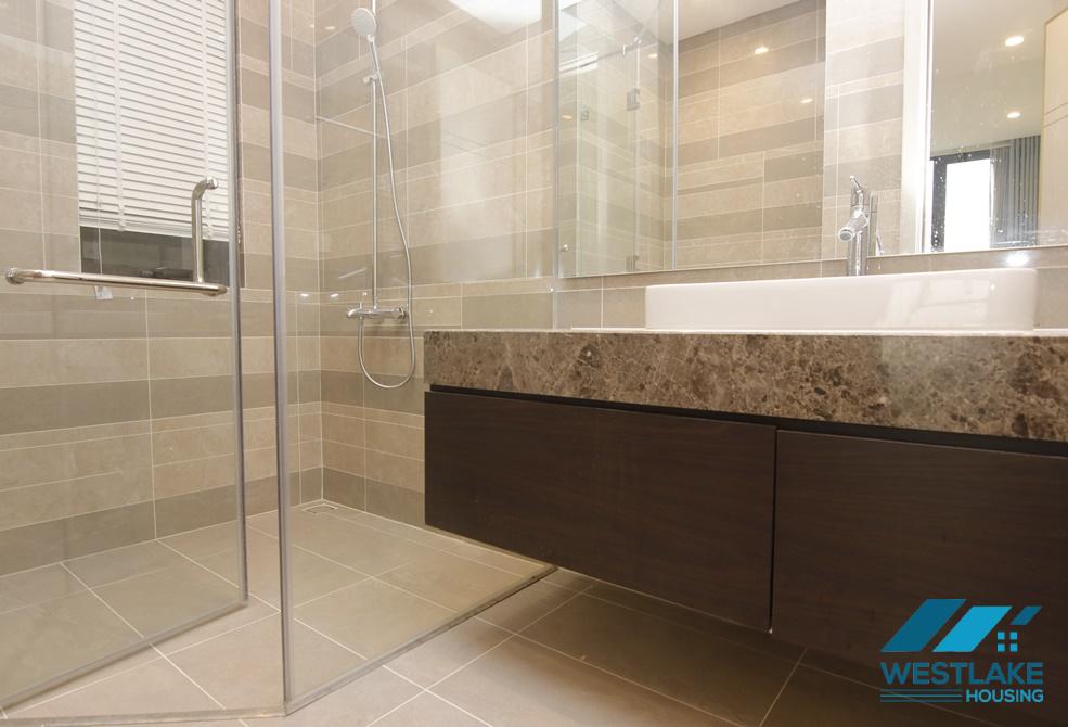 Cho thuê căn hộ 2 phòng ngủ đẹp tại Sun Grand Thụy Khuê