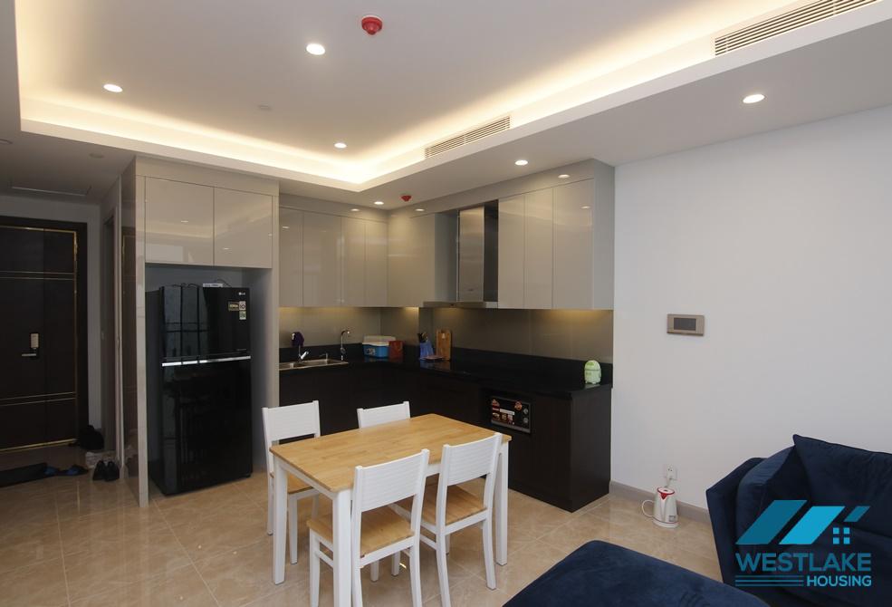 Cho thuê căn hộ 2 phòng ngủ đẹp tại Sun Grand Thụy Khuê