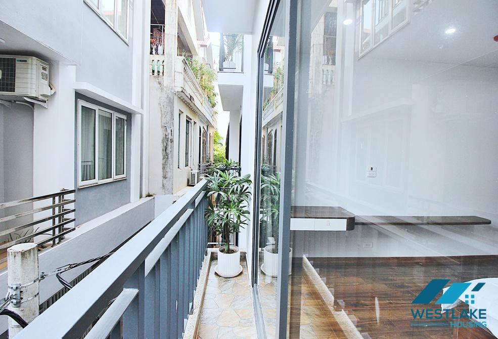 Căn Hộ 3 Phòng Ngủ Hoàn Toàn Mới Cho Thuê Tại Xuân Diệu, Tây Hồ