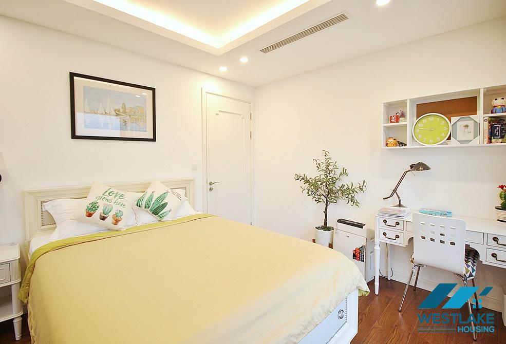 Căn hộ 2 phòng ngủ tuyệt đẹp cho thuê tại tòa nhà D'Leroi Soleil, Xuân Diệu, Tây Hồ