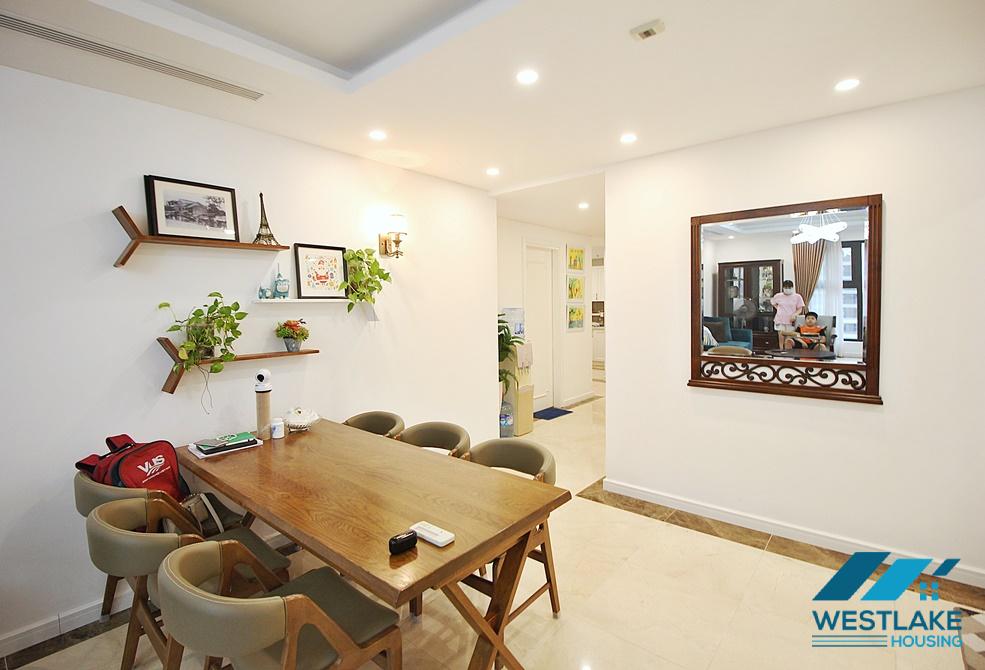 Căn hộ 2 phòng ngủ tuyệt đẹp cho thuê tại tòa nhà D'Leroi Soleil, Xuân Diệu, Tây Hồ