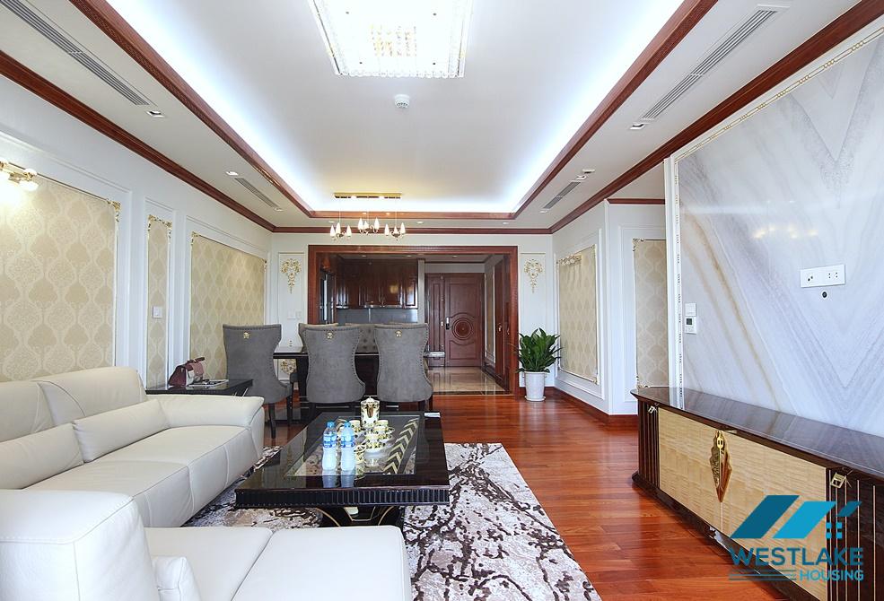 Cho thuê căn hộ 3 phòng ngủ mới đẹp tại D'Leroi Soleil, Xuân Diệu, Tây Hồ.