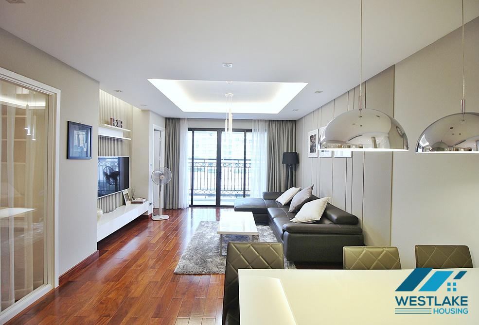 Cho thuê căn hộ 2 phòng ngủ hiện đại tại tòa nhà De Leroi Soleil, Xuân Diệu, Tây Hồ.