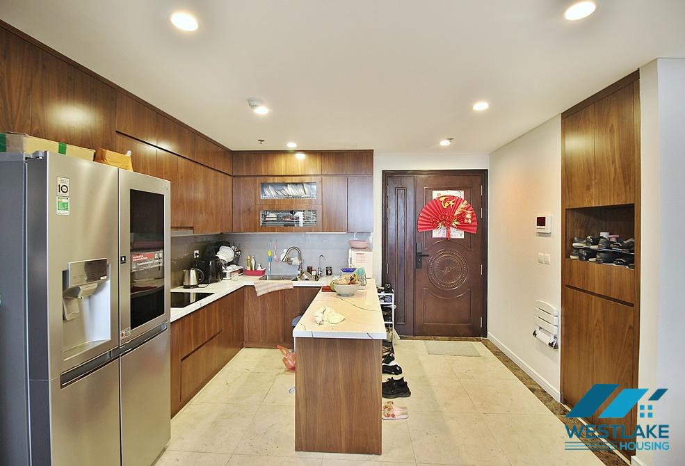 Cho thuê căn hộ 3 phòng ngủ diện tích 146m2 tại tòa nhà D'Leroi Soleil, Xuân Diệu, Tây Hồ