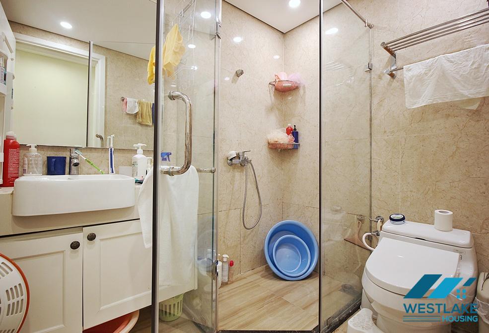 Cho thuê căn hộ 3 phòng ngủ diện tích 146m2 tại tòa nhà D'Leroi Soleil, Xuân Diệu, Tây Hồ