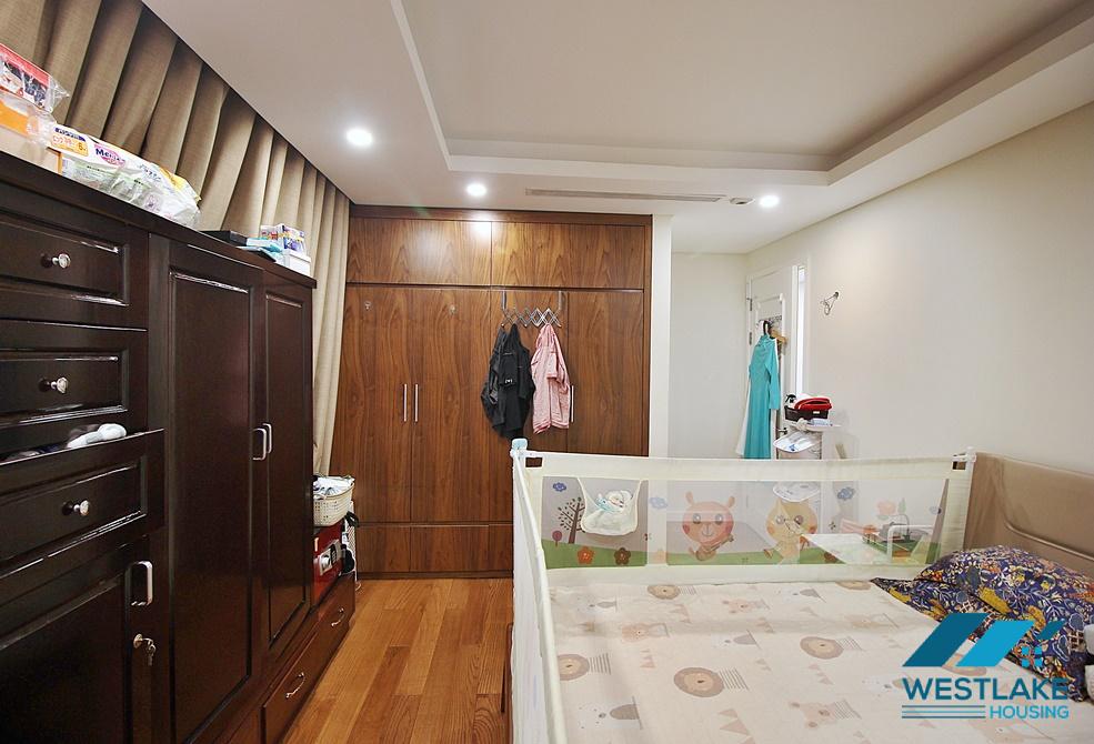 Cho thuê căn hộ 3 phòng ngủ diện tích 146m2 tại tòa nhà D'Leroi Soleil, Xuân Diệu, Tây Hồ