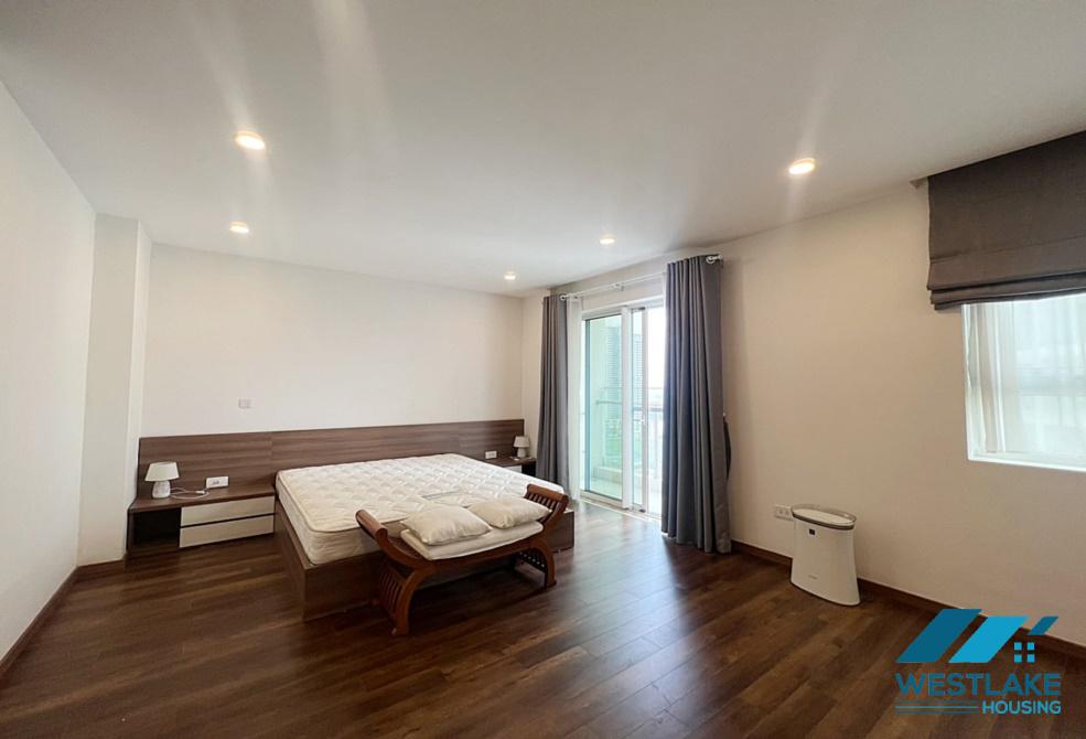 Cho thuê căn hộ 3 phòng ngủ, diện tích 154m2, nội thất hiện đại tại tòa nhà L, Ciputra