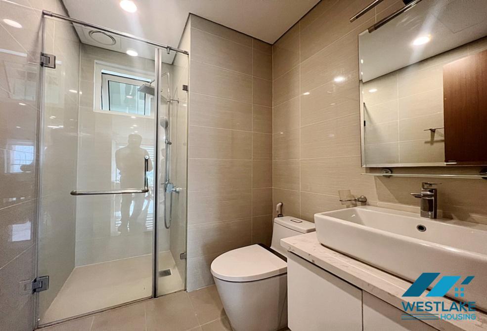 Cho thuê căn hộ 3 phòng ngủ, diện tích 154m2, nội thất hiện đại tại tòa nhà L, Ciputra