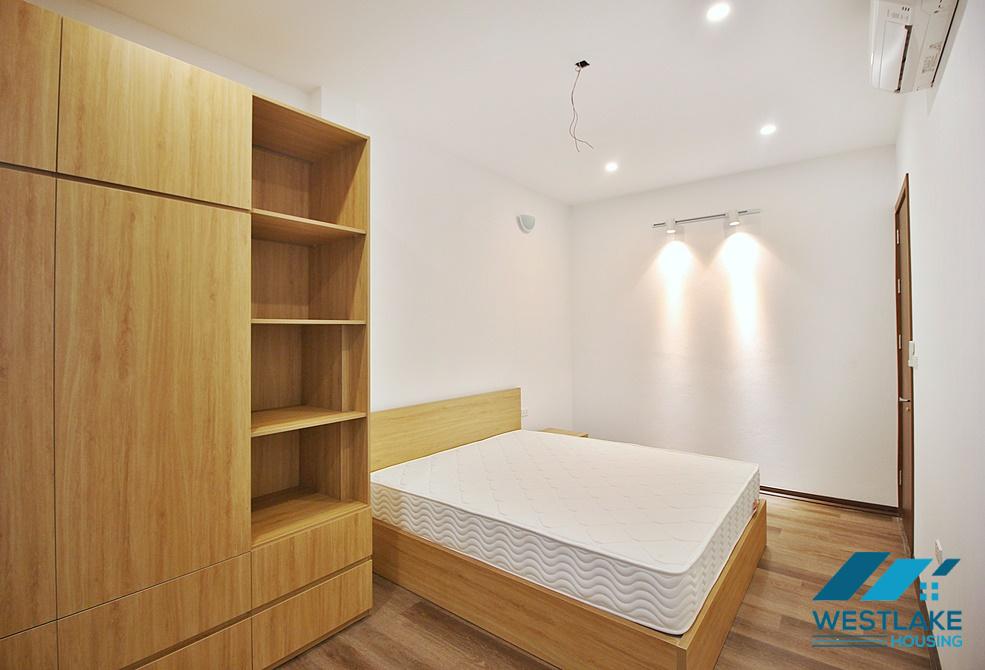 Căn Hộ 3 Phòng Ngủ Mới Cho Thuê Tại Đặng Thai Mai, Tây Hồ, Hà Nội