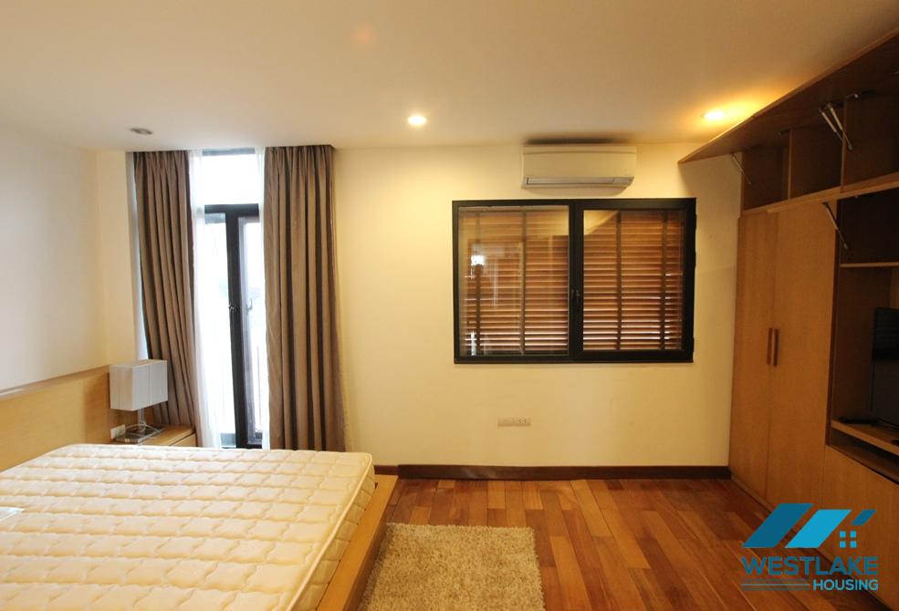 Nice 02 bedrooms apartment for rent in Truc Bach area, Ba Dinh, Ha Noi