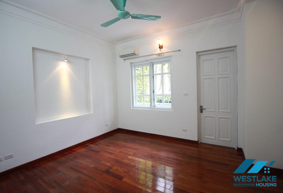 A good 4 bedroom house for rent in Tay Ho, Ha Noi