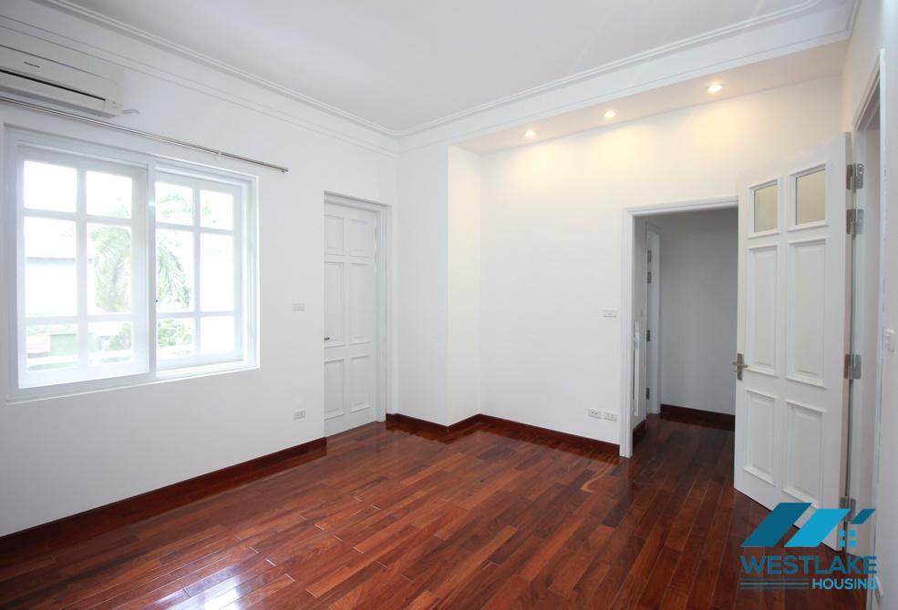 A good 4 bedroom house for rent in Tay Ho, Ha Noi