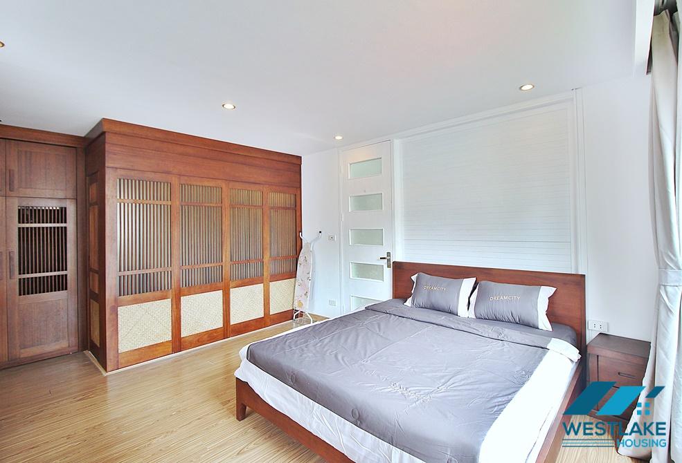 Cho Thuê Căn Hộ 2 Phòng Ngủ Mới Đẹp, Sáng Thoáng Tại Phố Xuân Diệu, Tây Hồ, Hà Nội